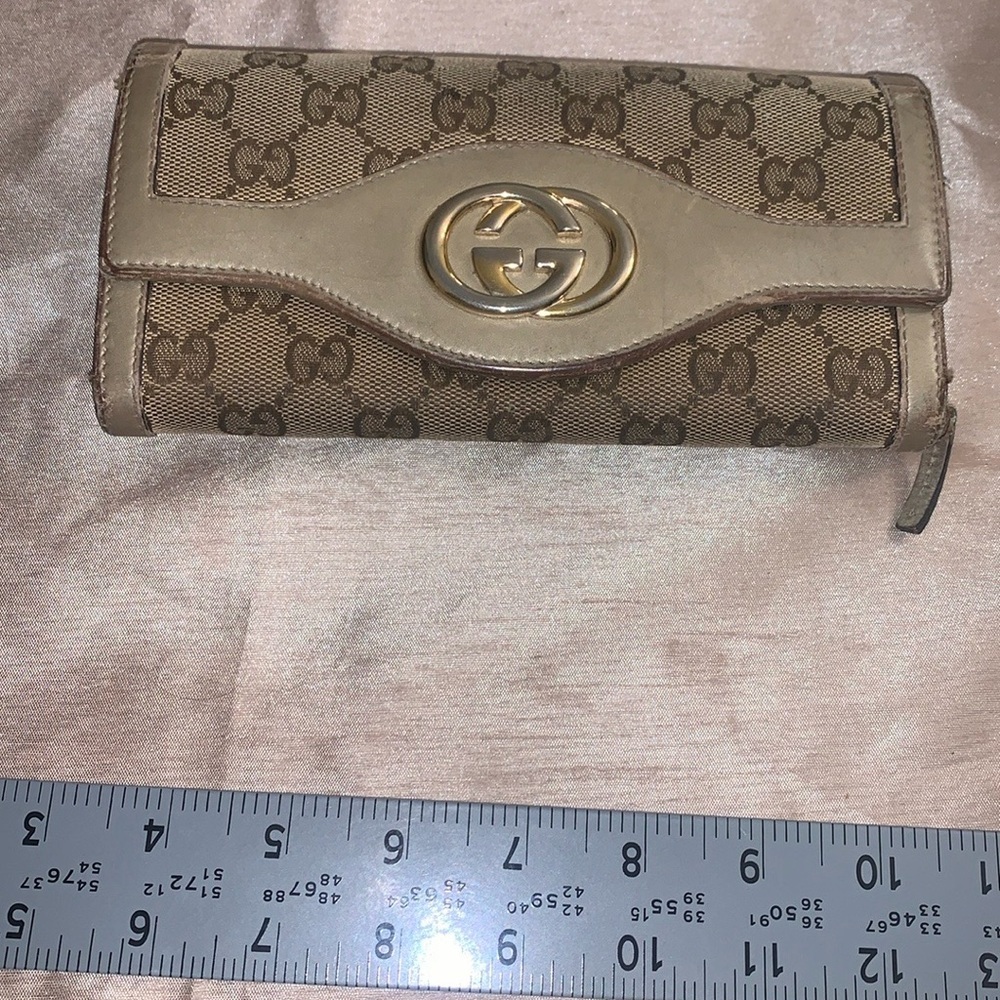 Gucci Tan Wallet GOOD CONDITION AUTHENTIC GOLD HARDWARE